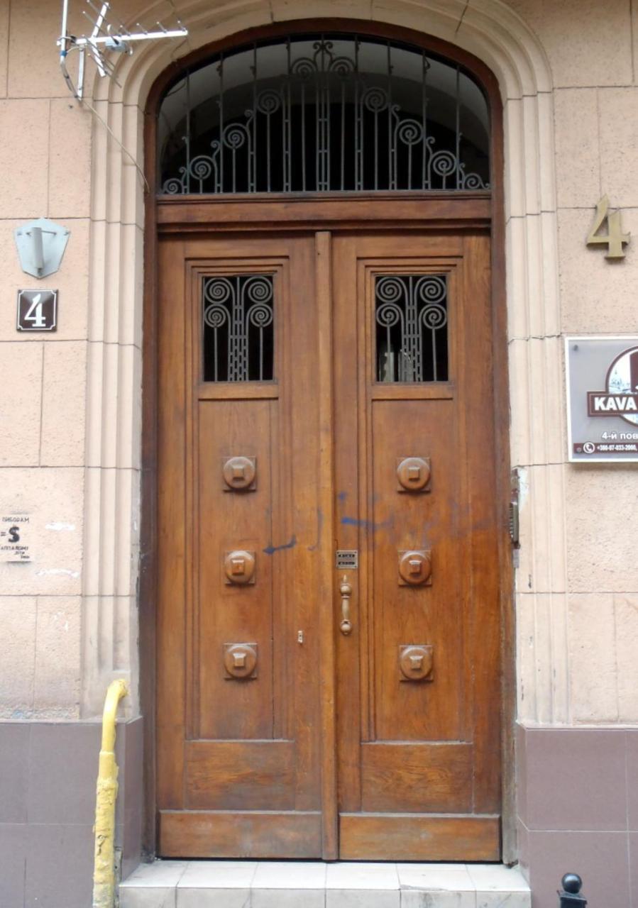 Apartment On Kovzhuna Street 利沃夫 外观 照片